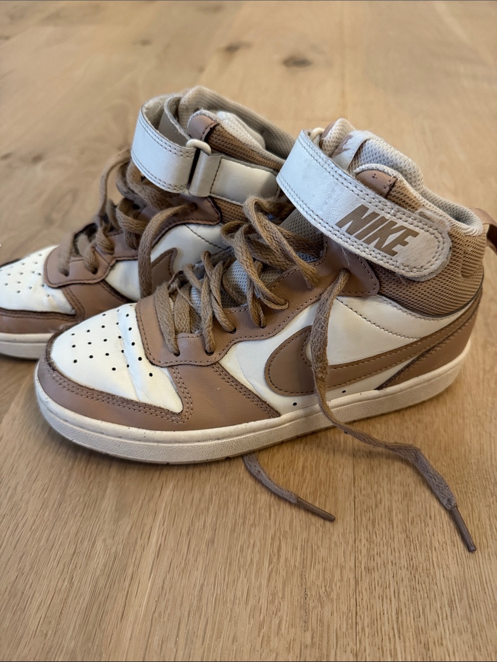 Kids Nike Court Borough Mid 2 - Size 4Y